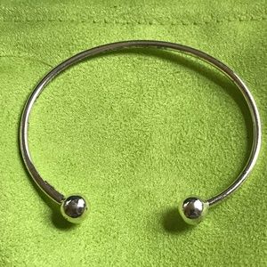 Bracelet/Charm holder for Chamilia or Pandora Bead